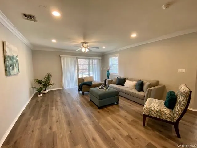 $4,105 | 19 Neal, Unit 19, Setauket, NY 11733