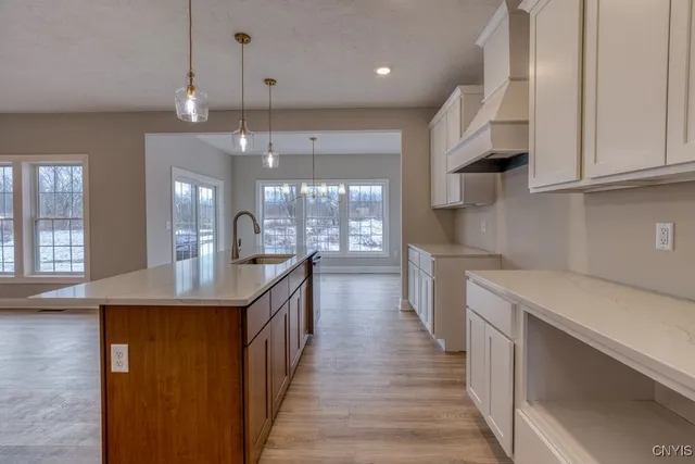 $589,500 | 8047 Frst Rdg Lane, Lysander, NY 13027