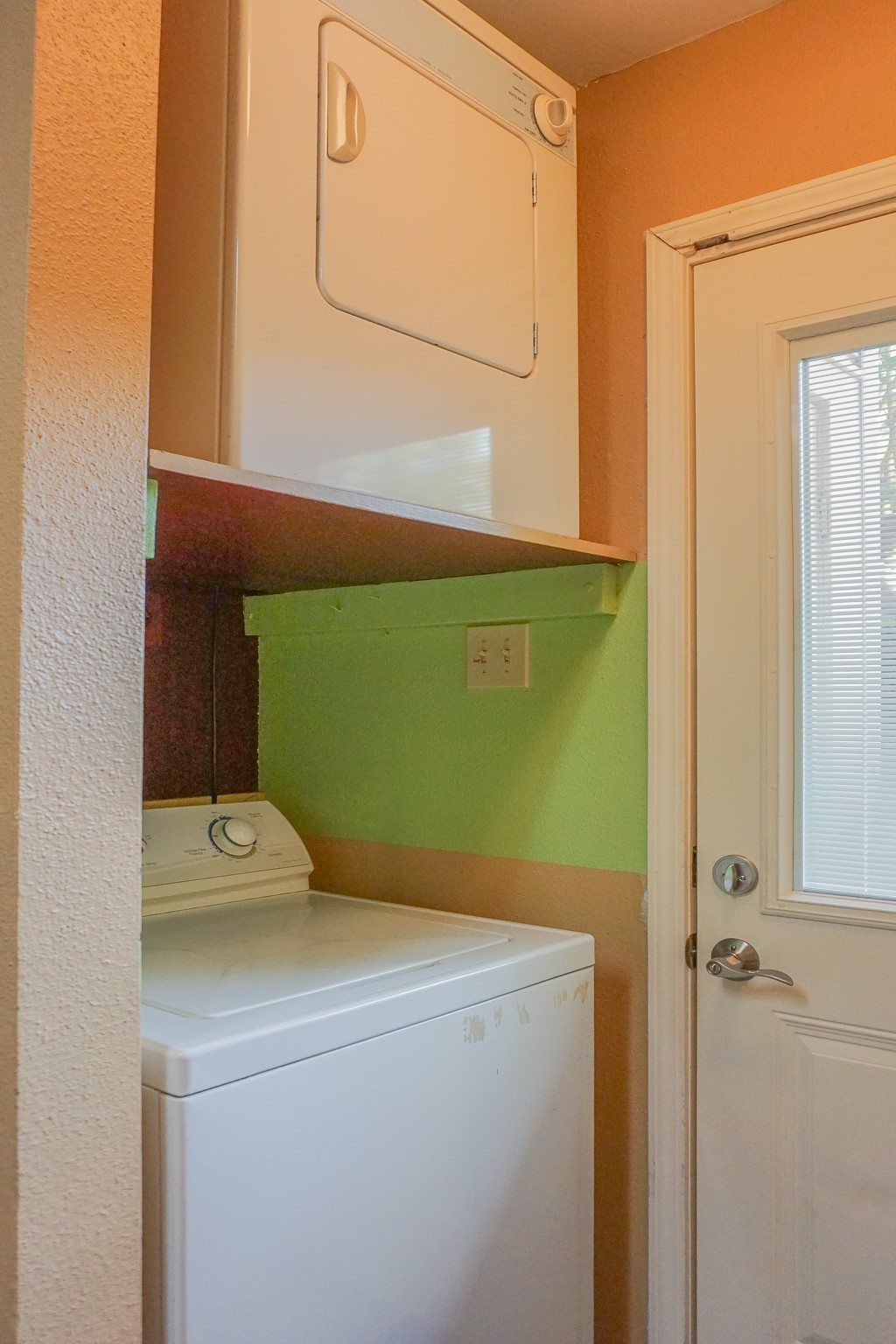 3100 Jeanetta Street, Unit 703 Houston, TX 77063 - Photo 19 of 42 a utility room with dryer and washer