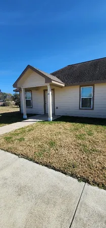 $1,100 | 8421 West 1st Street, Needville, TX 77461