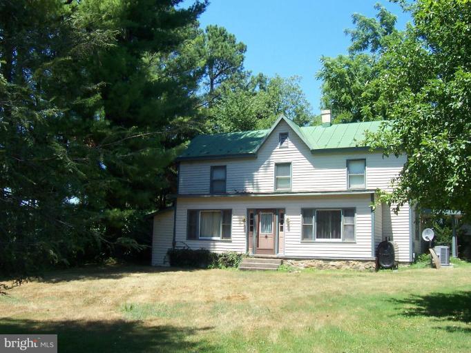 12056 Hume Road Hume, VA 22639 - Photo 1 of 18 Exterior (Main)