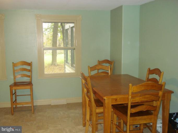 12056 Hume Road Hume, VA 22639 - Photo 17 of 18 Kitchen
