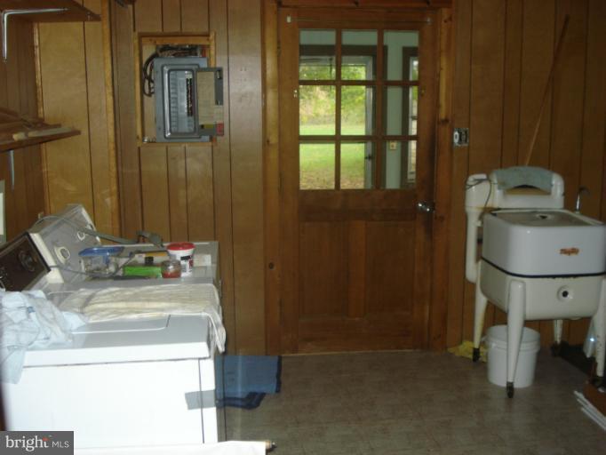 12056 Hume Road Hume, VA 22639 - Photo 10 of 18 Interior (General)