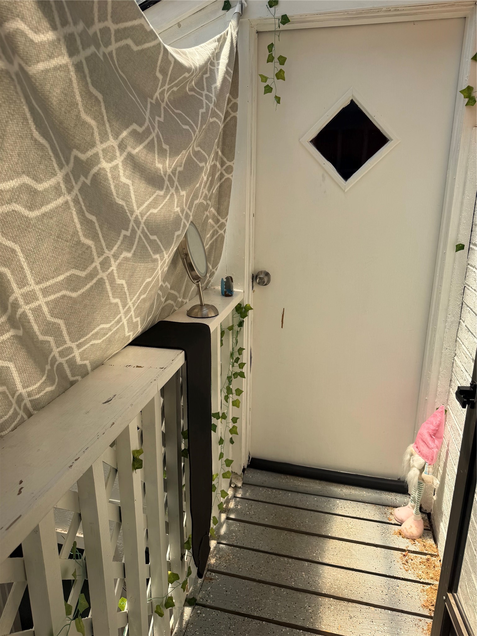 411 South Austin Street Webster, TX 77598 - Photo 10 of 13 a view of an entryway