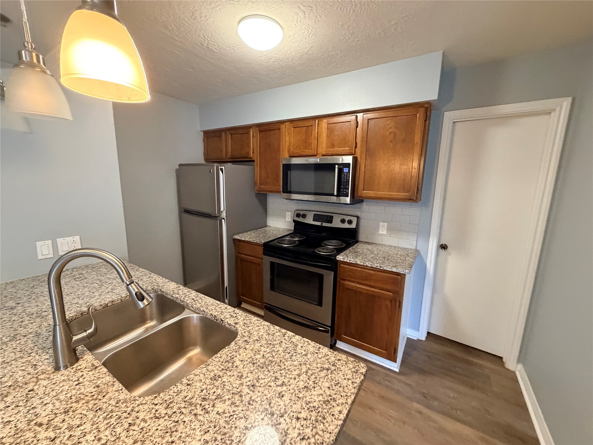 2402 Sycamore Avenue, Unit D6 Huntsville, TX 77340 - Photo 7 of 23