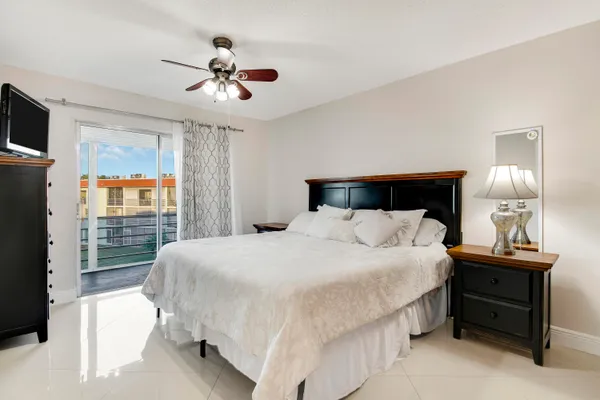 $149,900 | 3100 Springdale Boulevard, Unit 314, Palm Springs, FL 33461