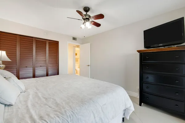 $149,900 | 3100 Springdale Boulevard, Unit 314, Palm Springs, FL 33461