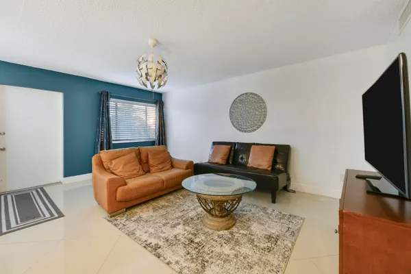 $149,900 | 3100 Springdale Boulevard, Unit 314, Palm Springs, FL 33461