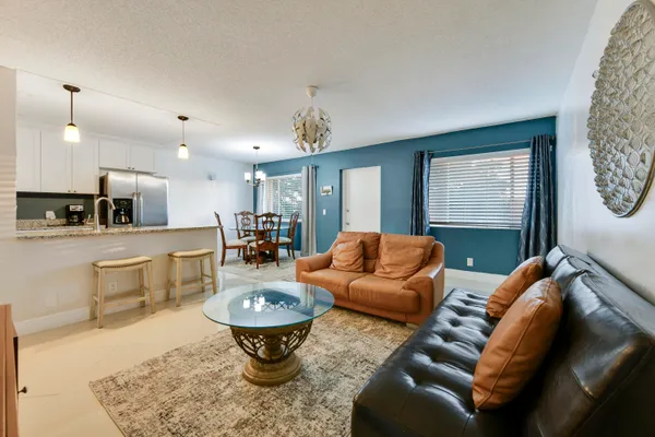 $149,900 | 3100 Springdale Boulevard, Unit 314, Palm Springs, FL 33461
