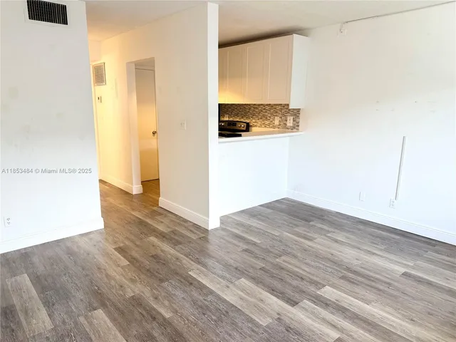 $1,495 | 1000 Southeast 15th Street, Unit 203, Fort Lauderdale, FL 33316