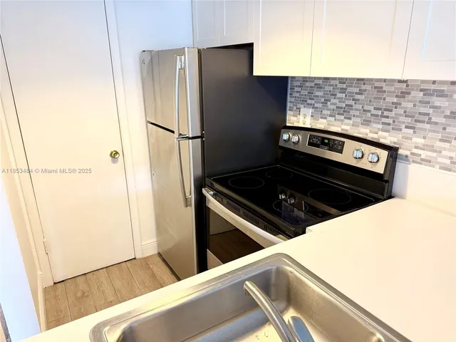 $1,495 | 1000 Southeast 15th Street, Unit 203, Fort Lauderdale, FL 33316