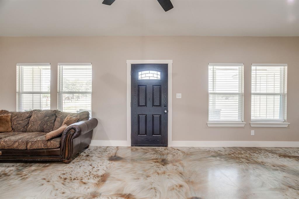 4930 Midway Road Weatherford, TX 76085 - Photo 5 of 40 Gallery Image 5