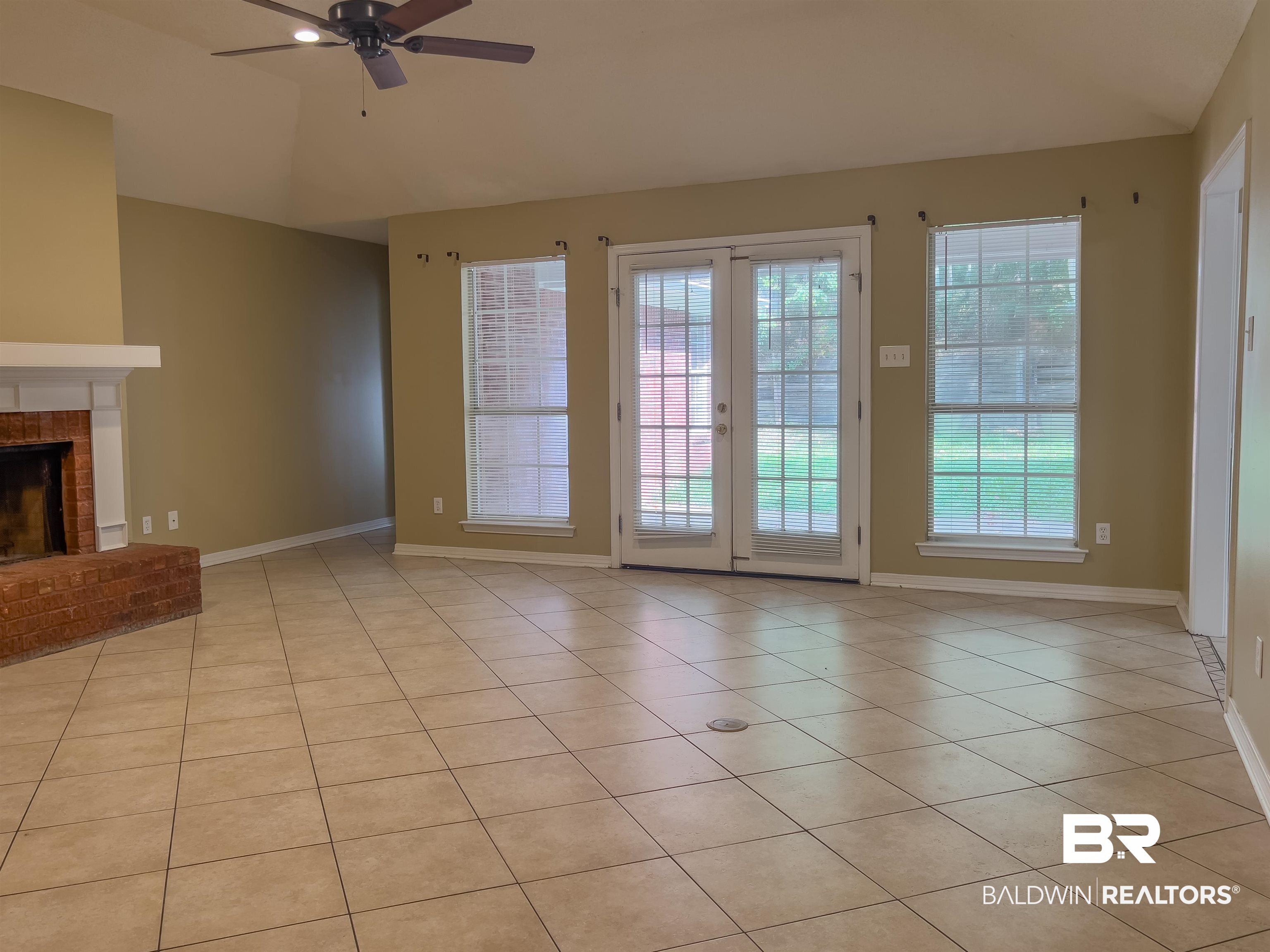 125 Lakeview Loop Daphne, AL 36526 - Photo 8 of 22