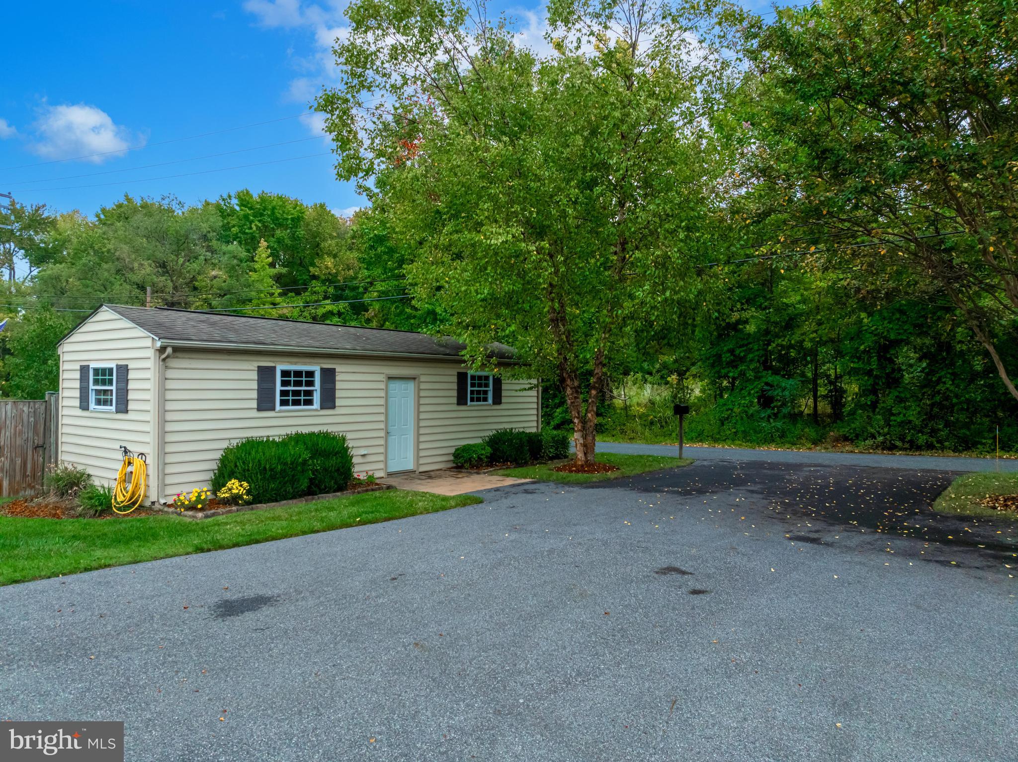 1422 Burke Road Middle River, MD 21220 - Photo 4 of 61 Gallery Image 4
