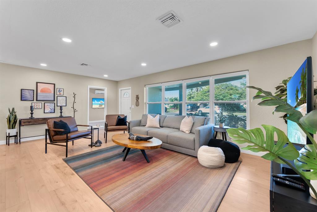 190 Northeast 21st Street Boca Raton, FL 33431 - Photo 3 of 34