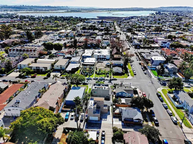 $1,749,000 | 2114 Felspar Street, San Diego, CA 92109