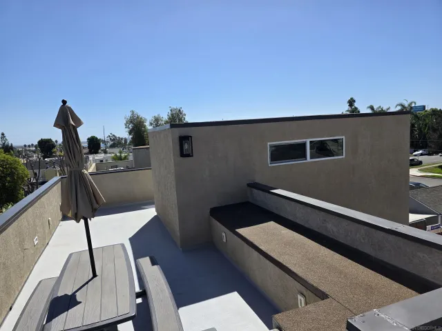 $1,749,000 | 2114 Felspar Street, San Diego, CA 92109