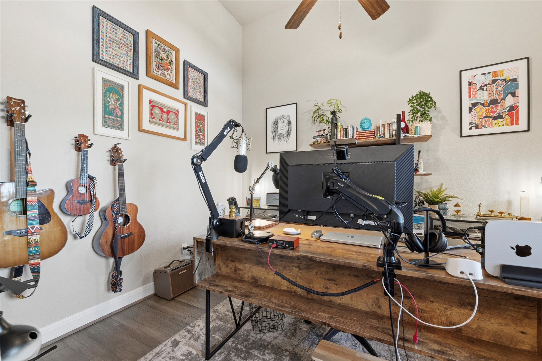 138 Rpd Spgs Cove Georgetown, TX 78628 - Photo 6 of 37 a room with musical instruments
