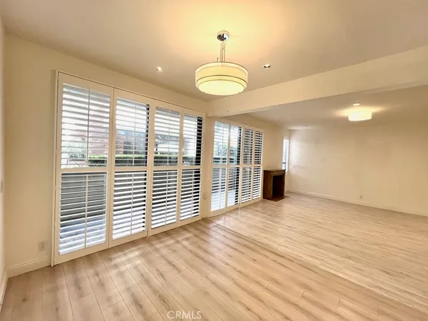 $988,000 | 700 South Lake Avenue, Unit 111, Pasadena, CA 91106