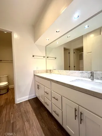 $988,000 | 700 South Lake Avenue, Unit 111, Pasadena, CA 91106