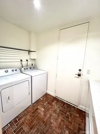 $988,000 | 700 South Lake Avenue, Unit 111, Pasadena, CA 91106