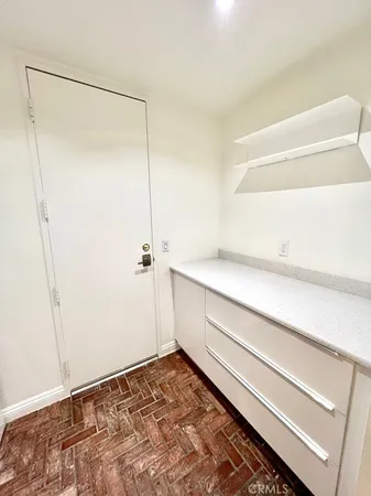 $988,000 | 700 South Lake Avenue, Unit 111, Pasadena, CA 91106