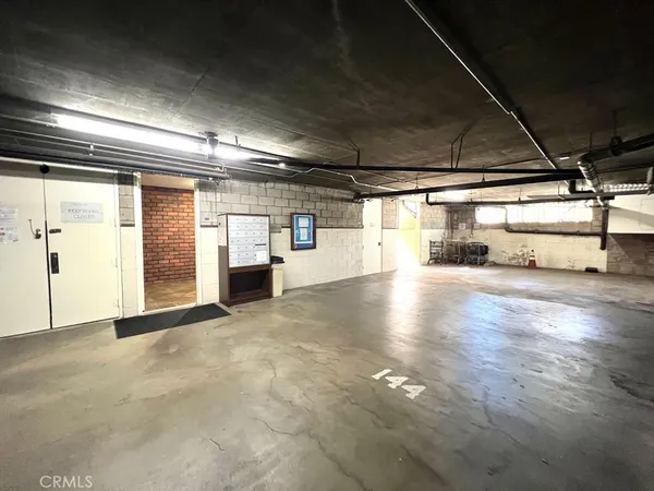 $988,000 | 700 South Lake Avenue, Unit 111, Pasadena, CA 91106