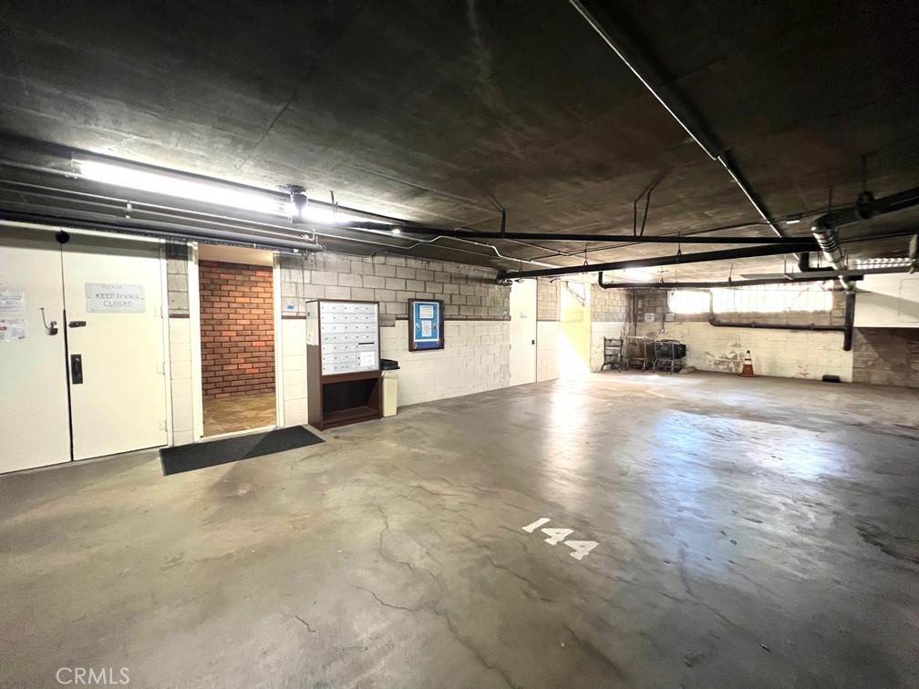 700 South Lake Avenue, Unit 111 Pasadena, CA 91106 - Photo 39 of 40 a view of a car garage