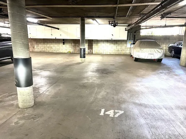 $988,000 | 700 South Lake Avenue, Unit 111, Pasadena, CA 91106