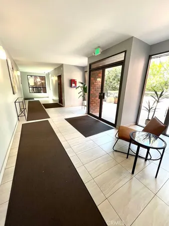$988,000 | 700 South Lake Avenue, Unit 111, Pasadena, CA 91106