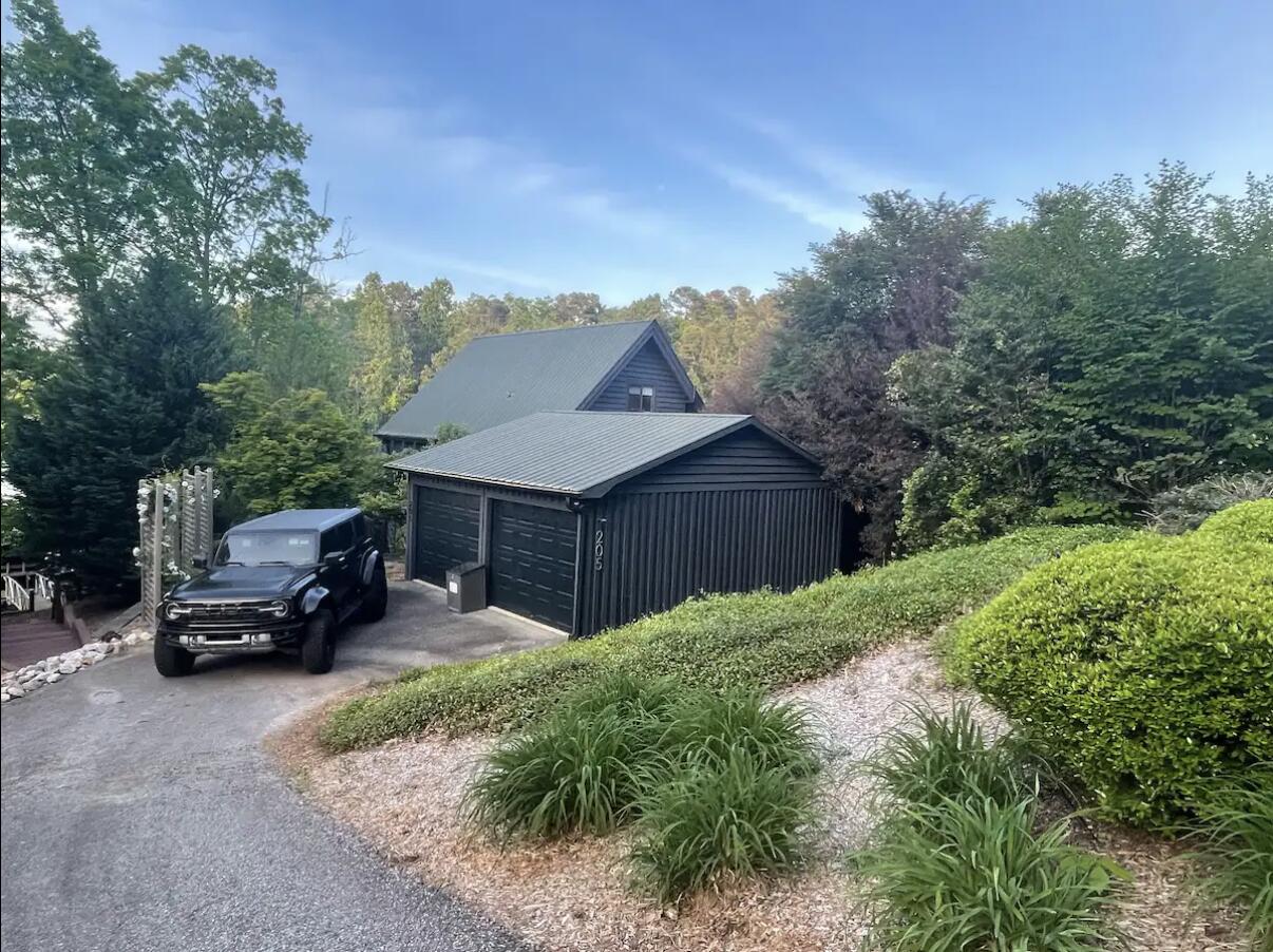 205 New Timber Trail Seneca, SC 29672 - Photo 7 of 67 Screenshot 2024-08-06 at 2.20.32 PM