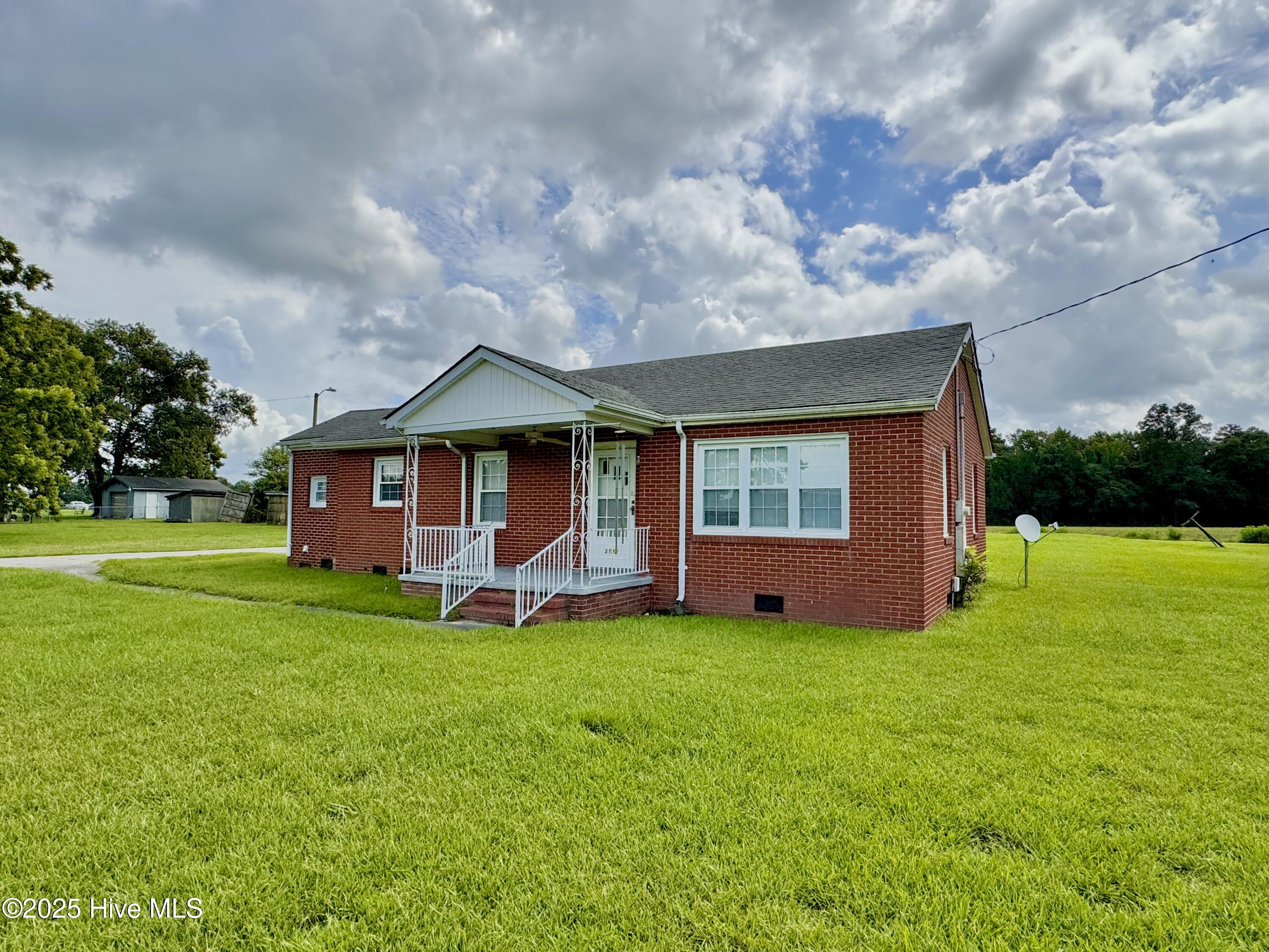 3199 Wallace Family Road Kinston, NC 28501 - Photo 1 of 39 Main