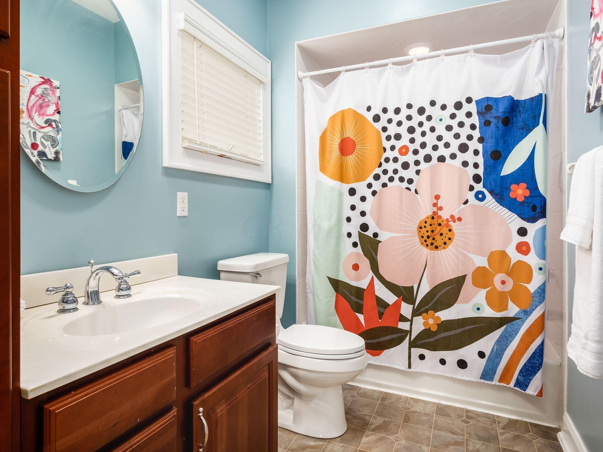 240 North Ardmore Road Bexley, OH 43209 - Photo 27 of 72 Full Bathroom