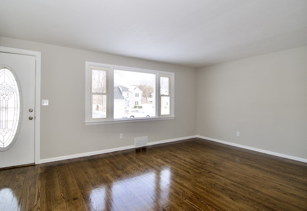 43 Edbert Street Chicopee, MA 01020 - Photo 13 of 42 Gallery Image 13