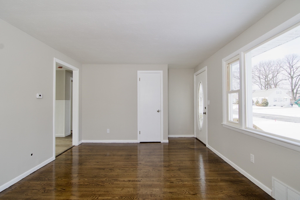 43 Edbert Street Chicopee, MA 01020 - Photo 15 of 42 Gallery Image 15