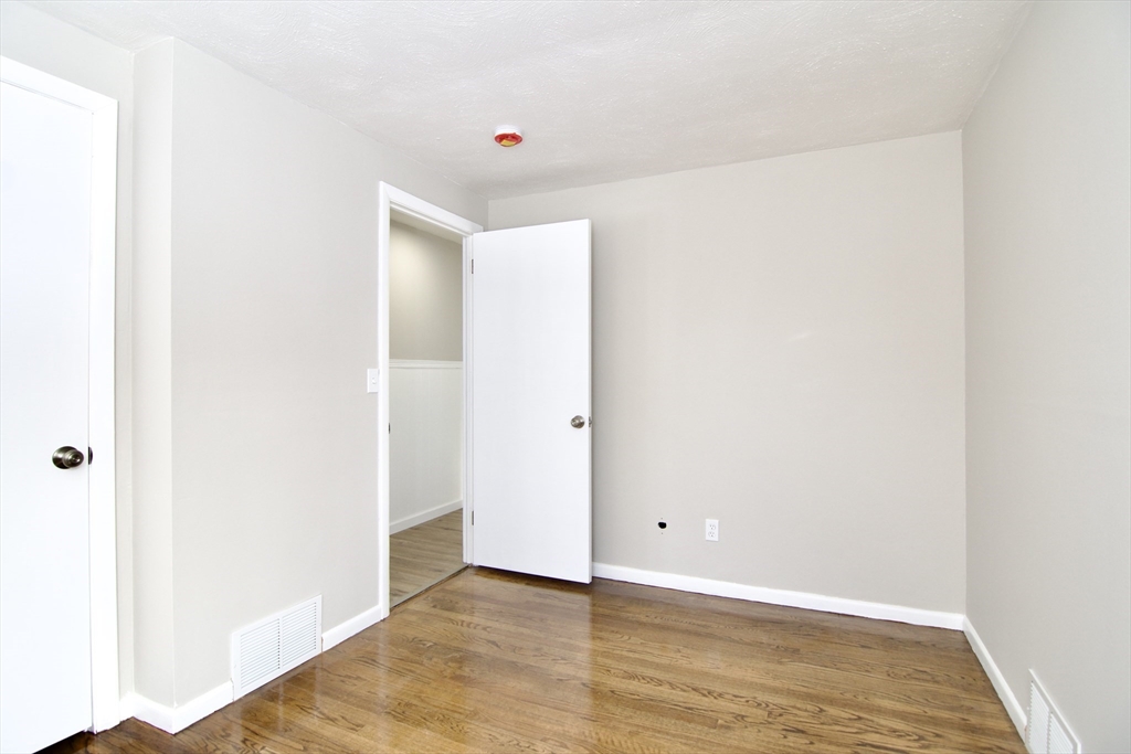 43 Edbert Street Chicopee, MA 01020 - Photo 18 of 42 Gallery Image 18