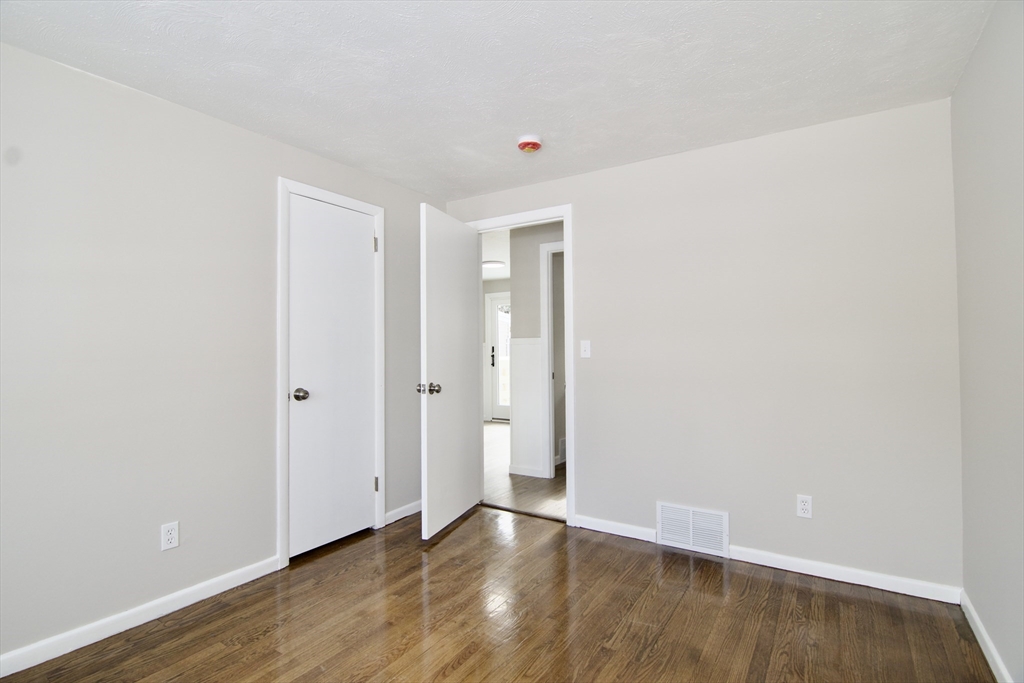 43 Edbert Street Chicopee, MA 01020 - Photo 27 of 42 Gallery Image 27