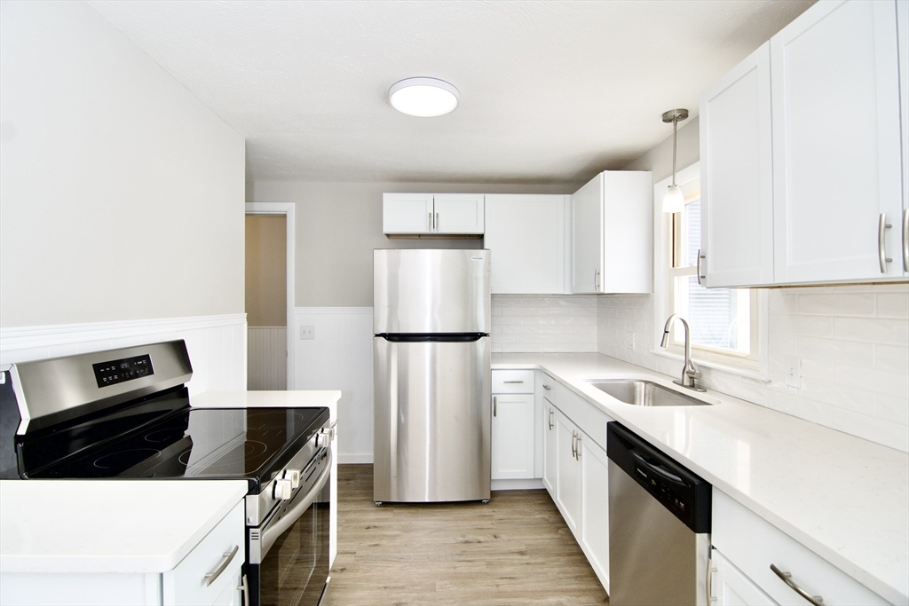 43 Edbert Street Chicopee, MA 01020 - Photo 8 of 42 Gallery Image 8