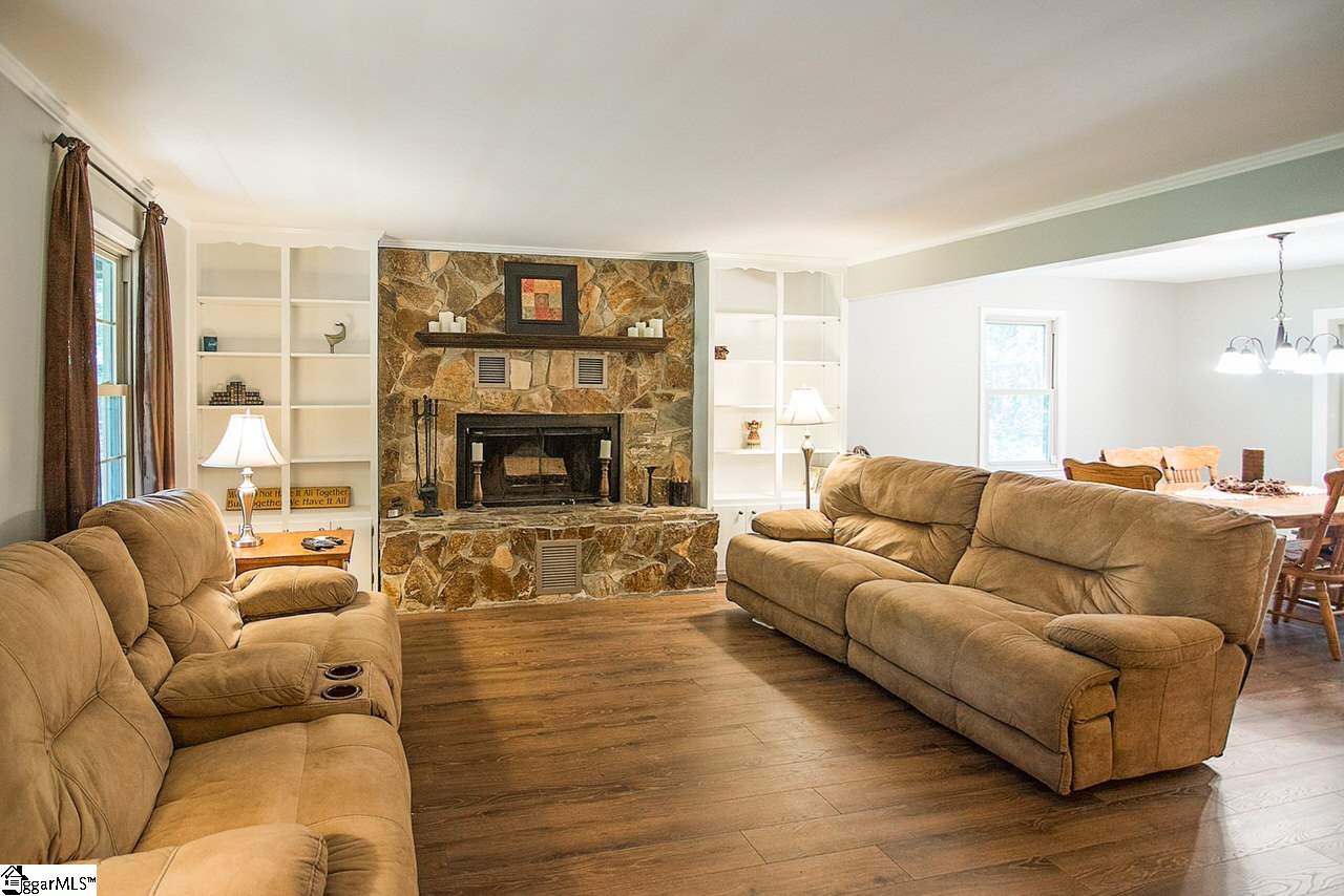 327 2 Notch Trail Easley, SC 29642 - Photo 18 of 36 Gallery Image 18
