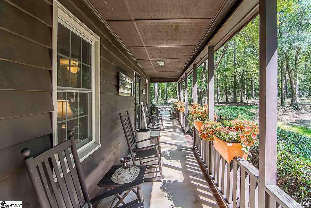 327 2 Notch Trail Easley, SC 29642 - Photo 10 of 36 Gallery Image 10