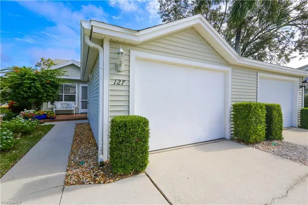 $2,200 | 127 Bristol Lane, Naples, FL 34112
