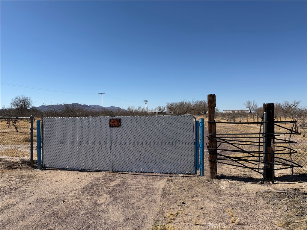 41854 Silver Valley Road Newberry Springs, CA 92365 - Photo 4 of 18 a view of a terrace