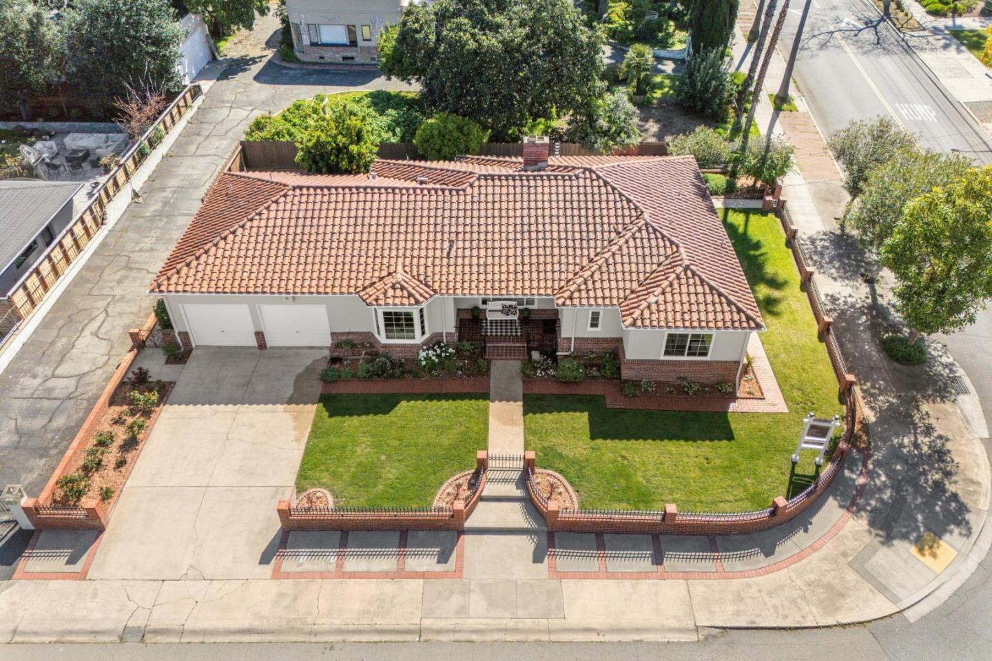 595 Anza Street Mountain View, CA 94041 - Photo 3 of 72