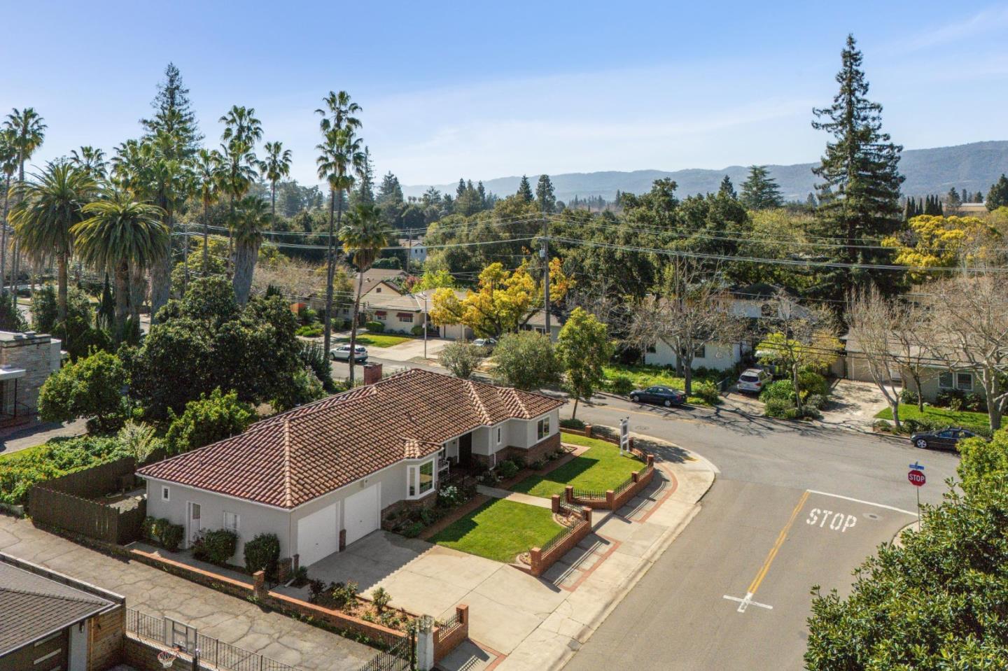 595 Anza Street Mountain View, CA 94041 - Photo 66 of 72 a view of a patio in backyard