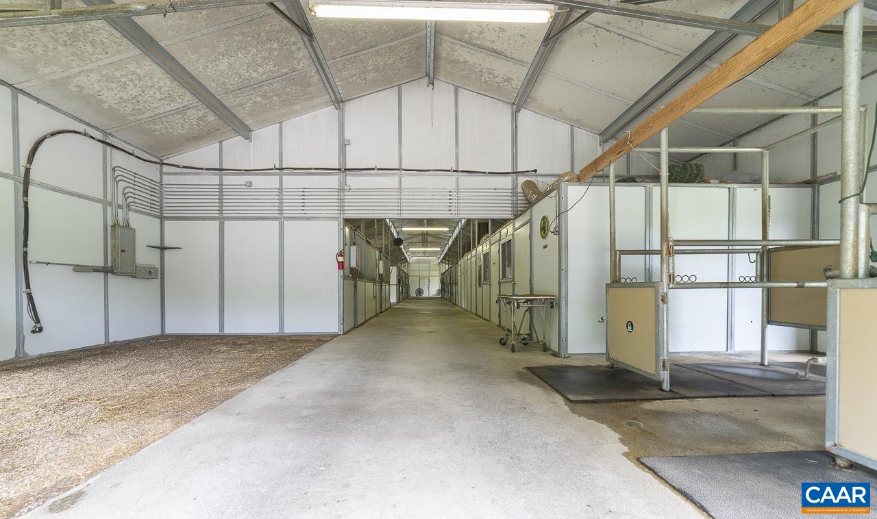 9195 Springwood Road Buchanan, VA 24066 - Photo 36 of 75 a view of a garage