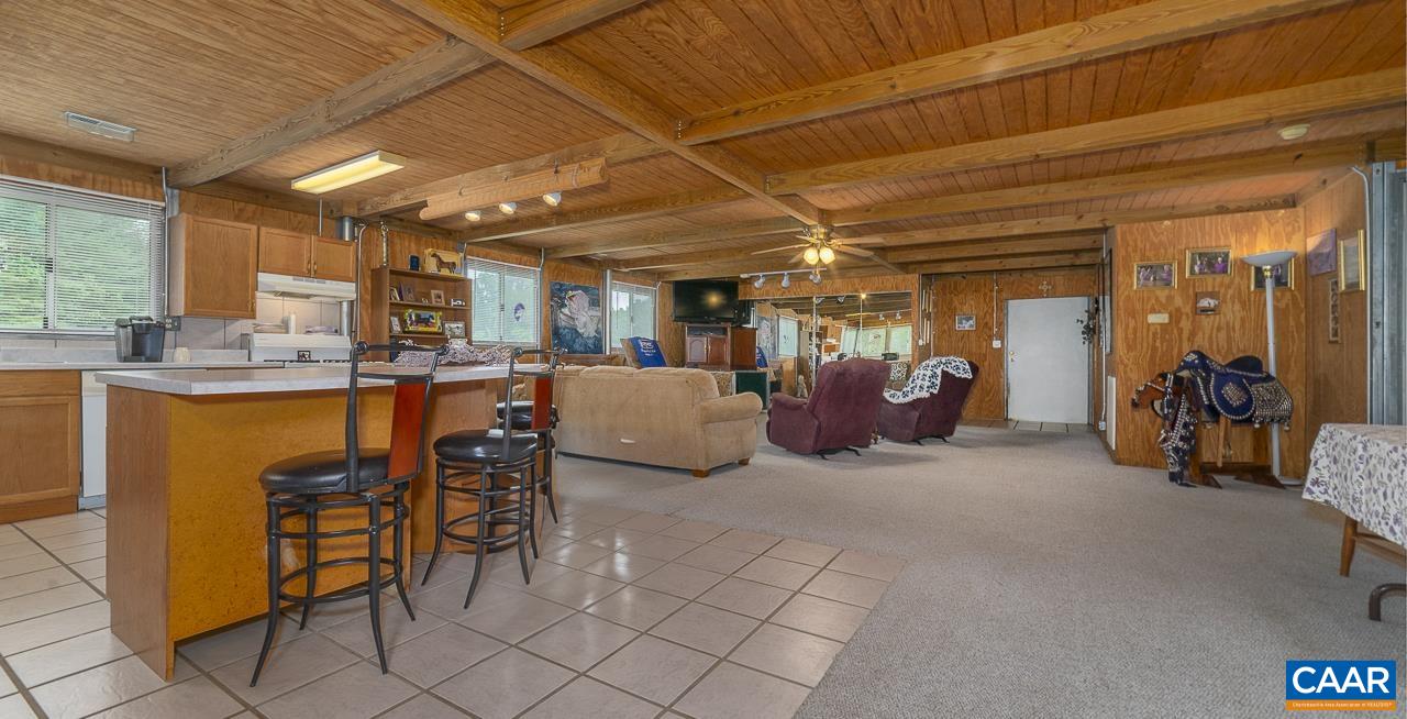 9195 Springwood Road Buchanan, VA 24066 - Photo 58 of 75 a living room filled with furniture