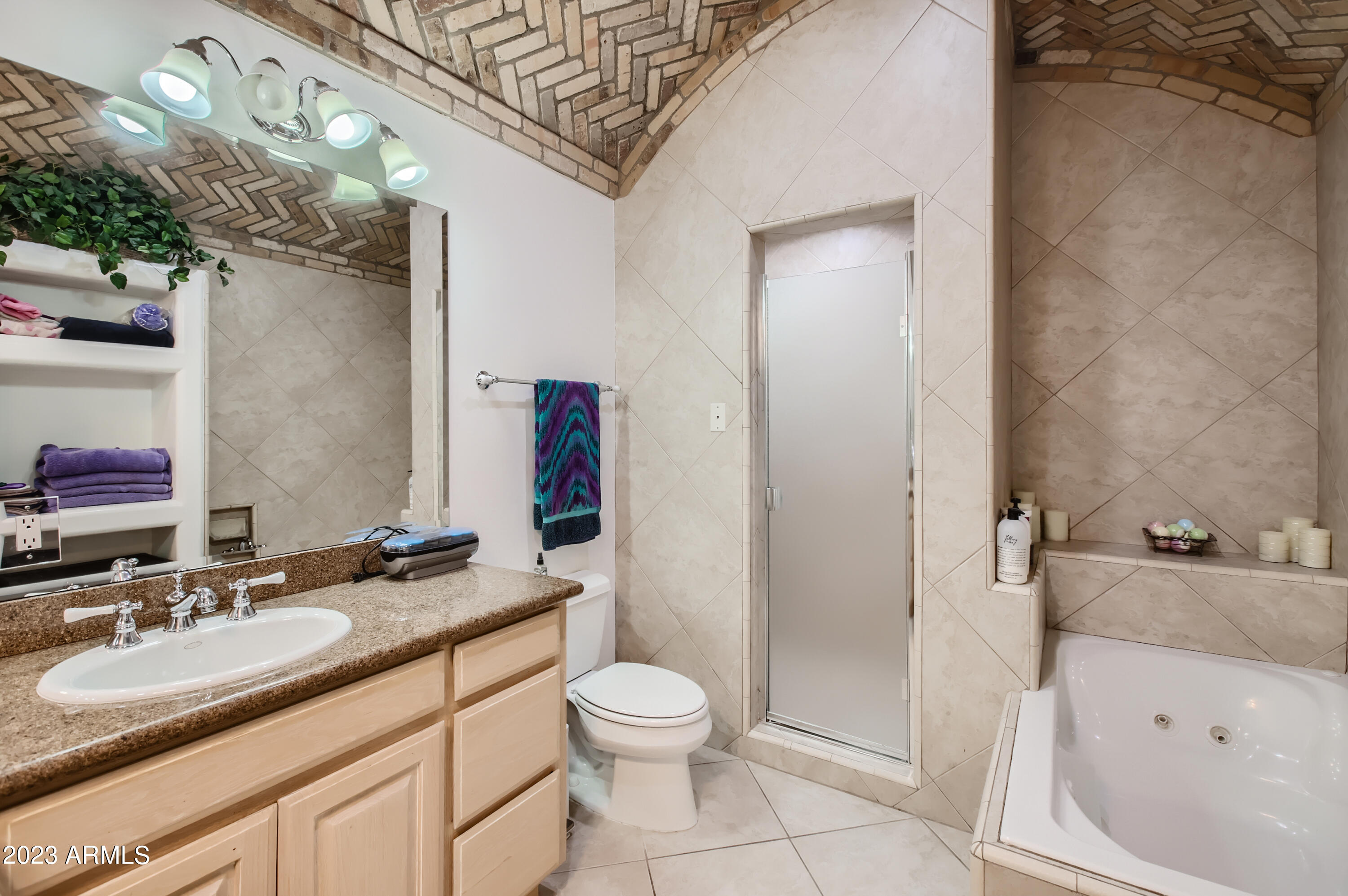 2906 East Danbury Road Phoenix, AZ 85032 - Photo 16 of 38 20 Primary Bathroom