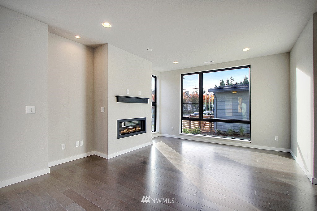 12880 Southeast 75th Road, Unit 11 Newcastle, WA 98056 - Photo 2 of 16