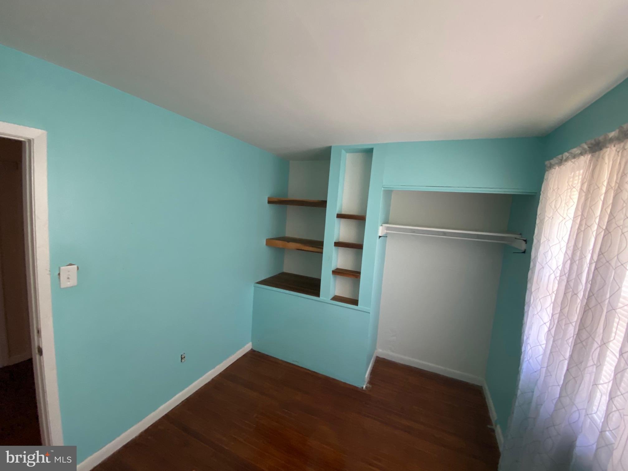 21 Timber Drive Barrington, NJ 08007 - Photo 15 of 45 Upstairs 3rd Bedroom closet view