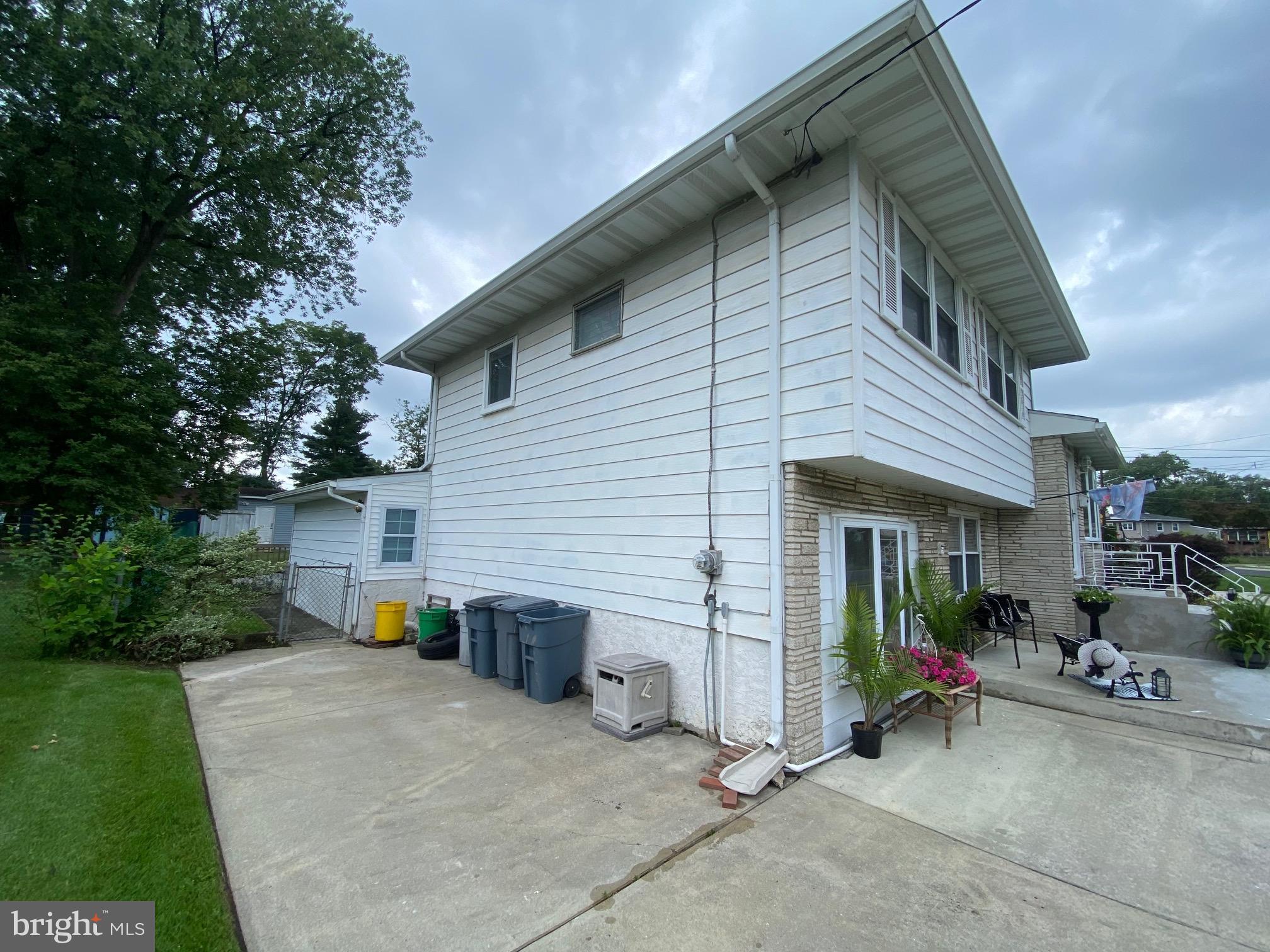 21 Timber Drive Barrington, NJ 08007 - Photo 4 of 45 Left side View